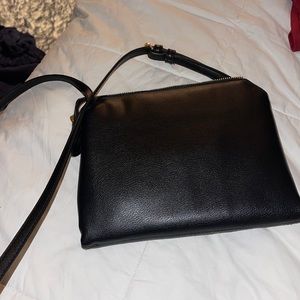 SOFT VEGAN LEATHER CROSSBODY